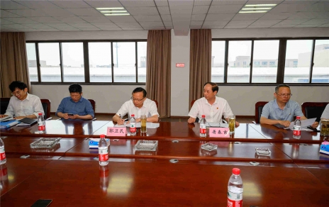 嘉興商品交易產(chǎn)業(yè)園管理辦公室對(duì)我公司蔬菜批發(fā)市場(chǎng) 開展“守根脈、保平安、辦實(shí)事”網(wǎng)格大走訪座談會(huì)