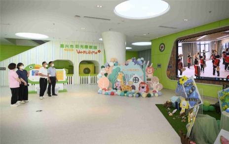 問(wèn)候聲聲，愛(ài)心的腳步不停歇